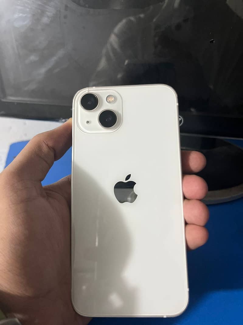 Apple iPhone 13 0