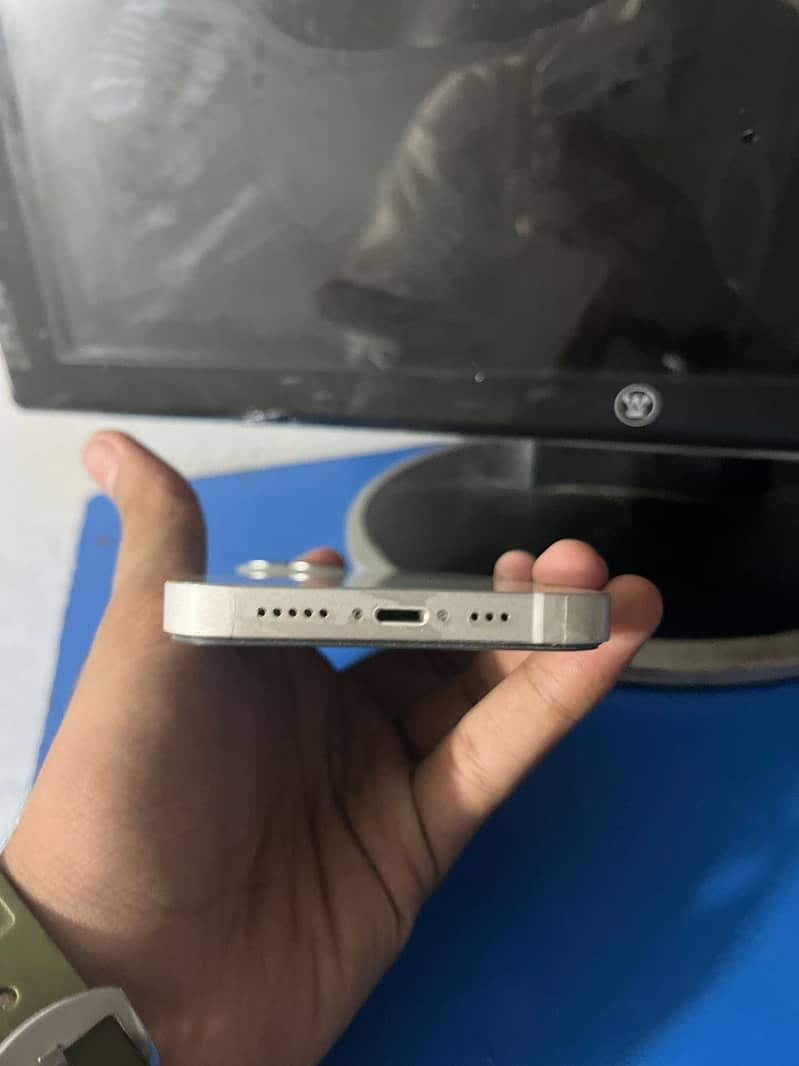 Apple iPhone 13 3