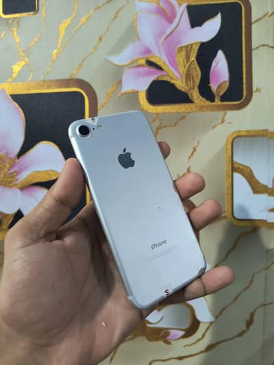 Apple iPhone 7