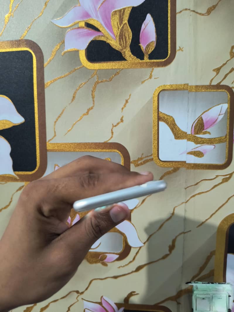 Apple iPhone 7 4