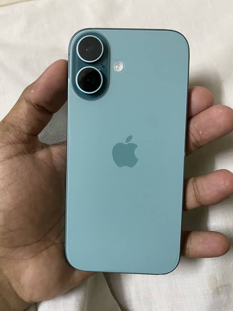 Apple iPhone 16 0