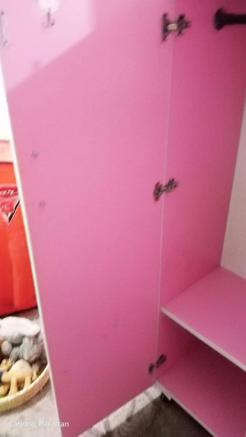 1 dubble bad  side table dressing 4