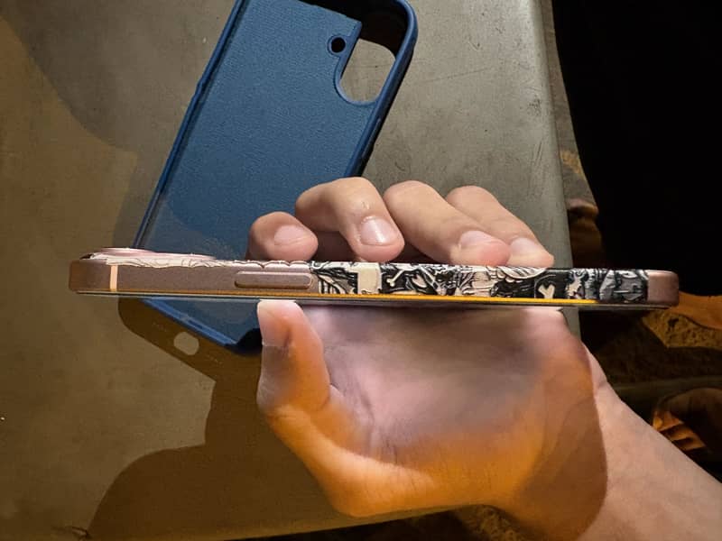 Apple iPhone 15 4