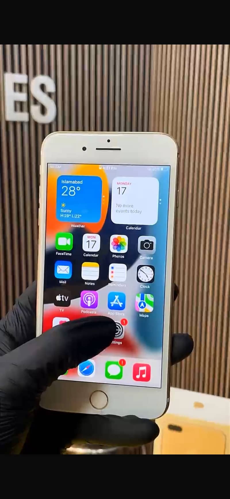 Apple iPhone 7 Plus 1