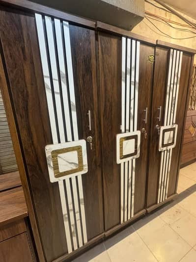 ,almari 3 door
