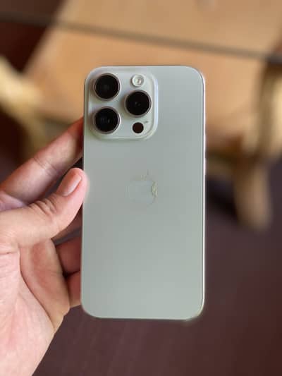 Apple iPhone 15 Pro 1TB natural titanium