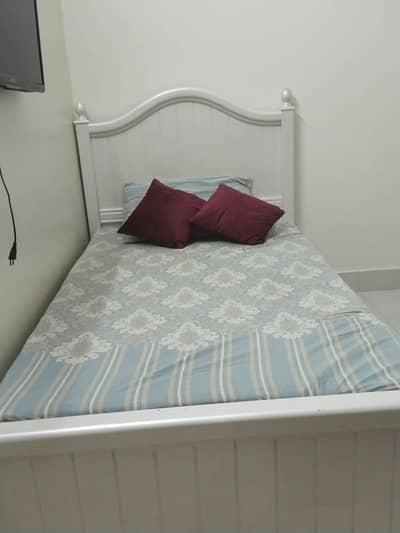 Deco paint 2 single beds with mattress and storage draws