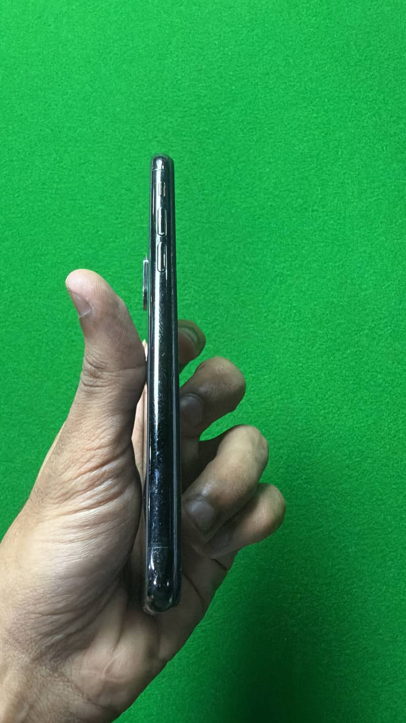 Apple iPhone X 3