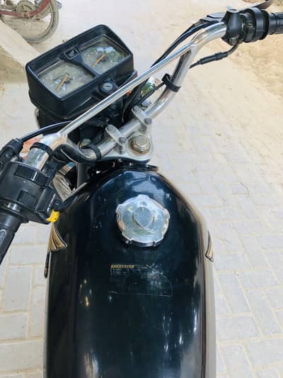 CG 125 HONDA 2021 MODEL ALL OK CONDITION NEW HYDERABAD LATIFABAD