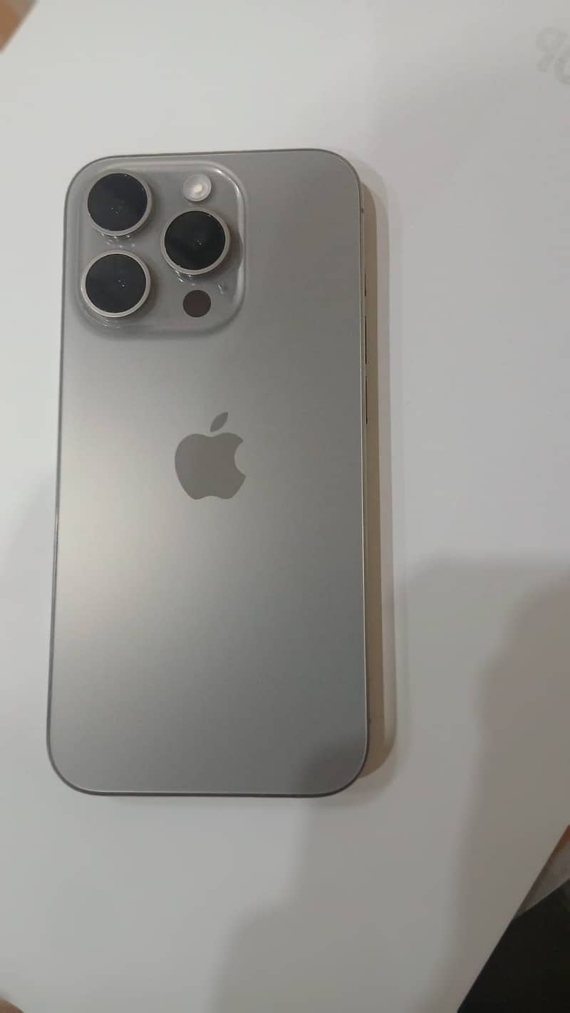 Apple iPhone 15 Pro 0