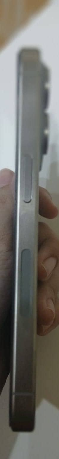 Apple iPhone 15 Pro 3
