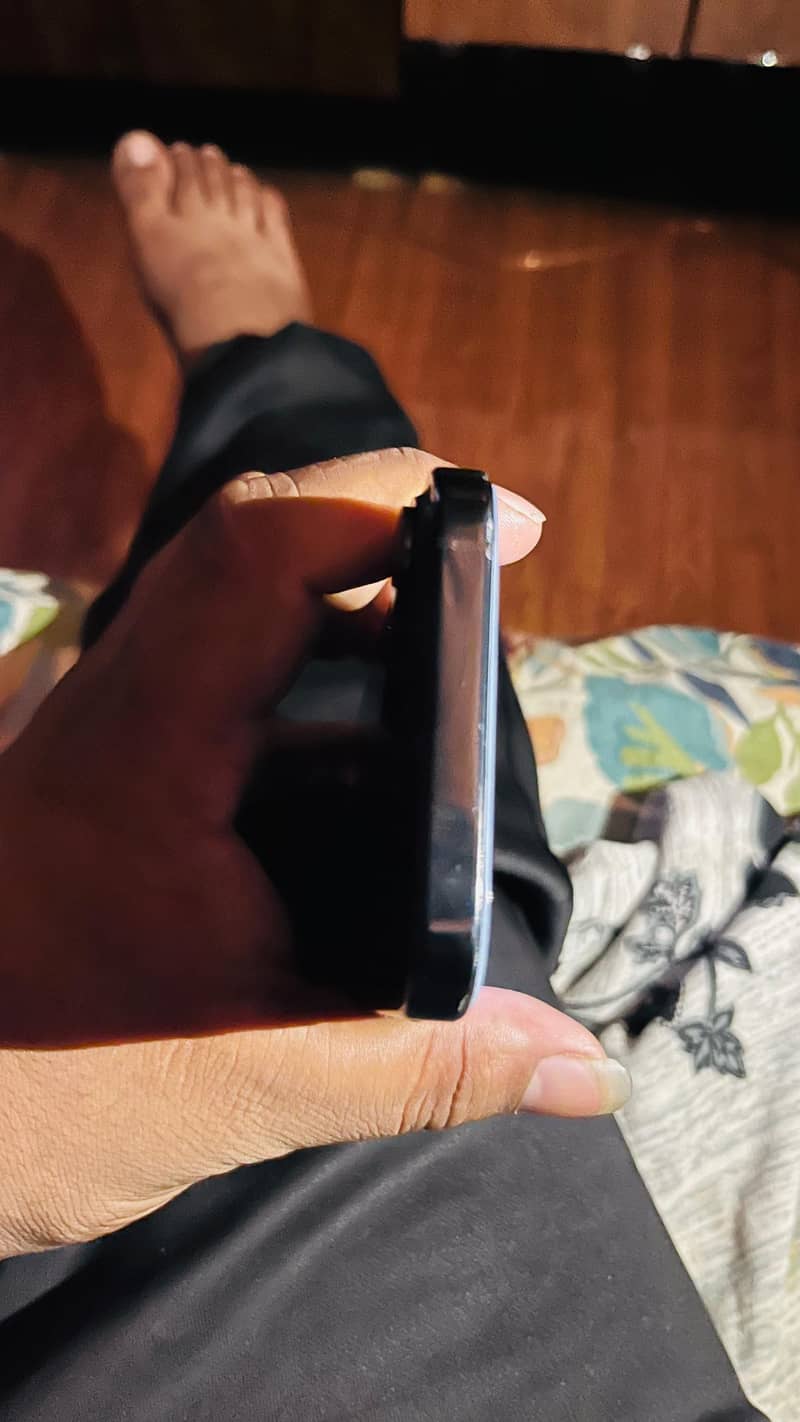 Apple iPhone 15 4