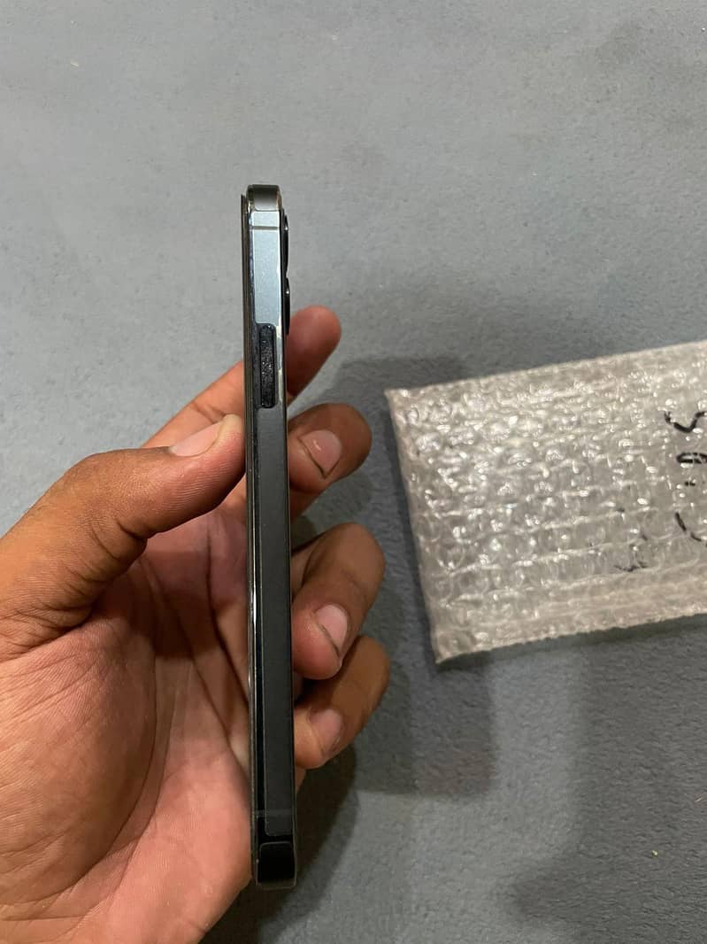 Apple iPhone 12 Pro 1