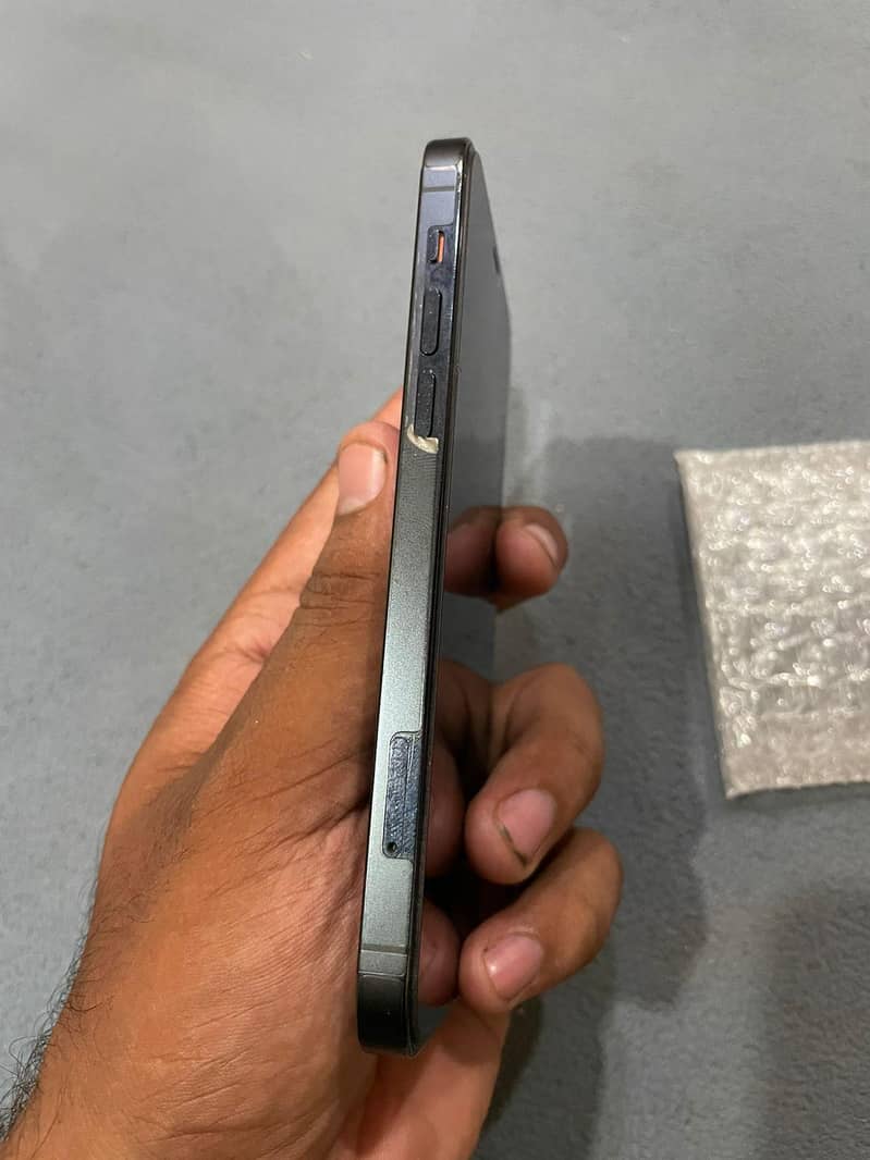 Apple iPhone 12 Pro 17