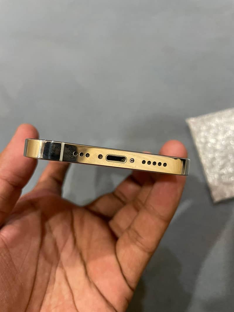 Apple iPhone 12 Pro 2