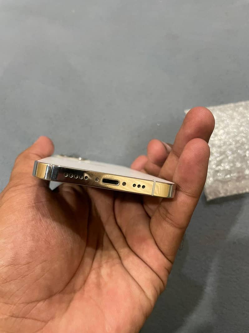Apple iPhone 12 Pro 11