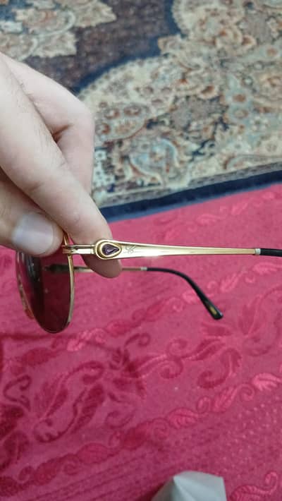 Sunglass