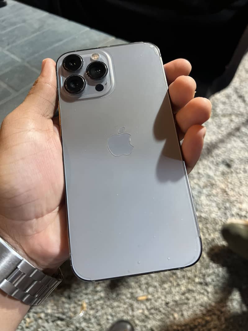 Apple iPhone 13 Pro Max 3