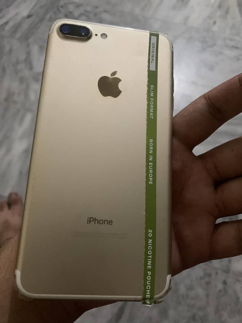 Apple iPhone 7 Plus 2