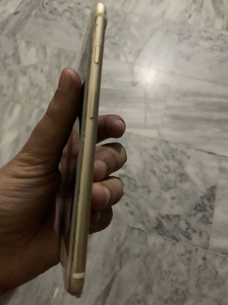Apple iPhone 7 Plus 6