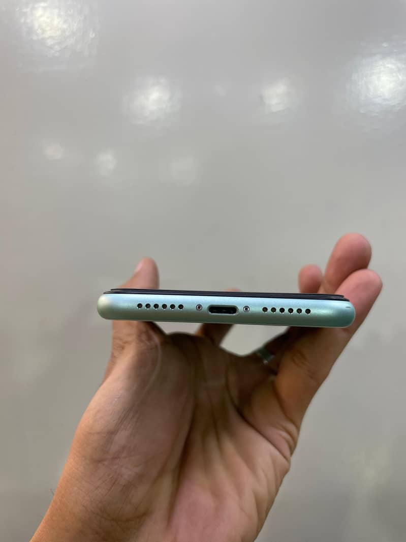 Apple iPhone 11 5