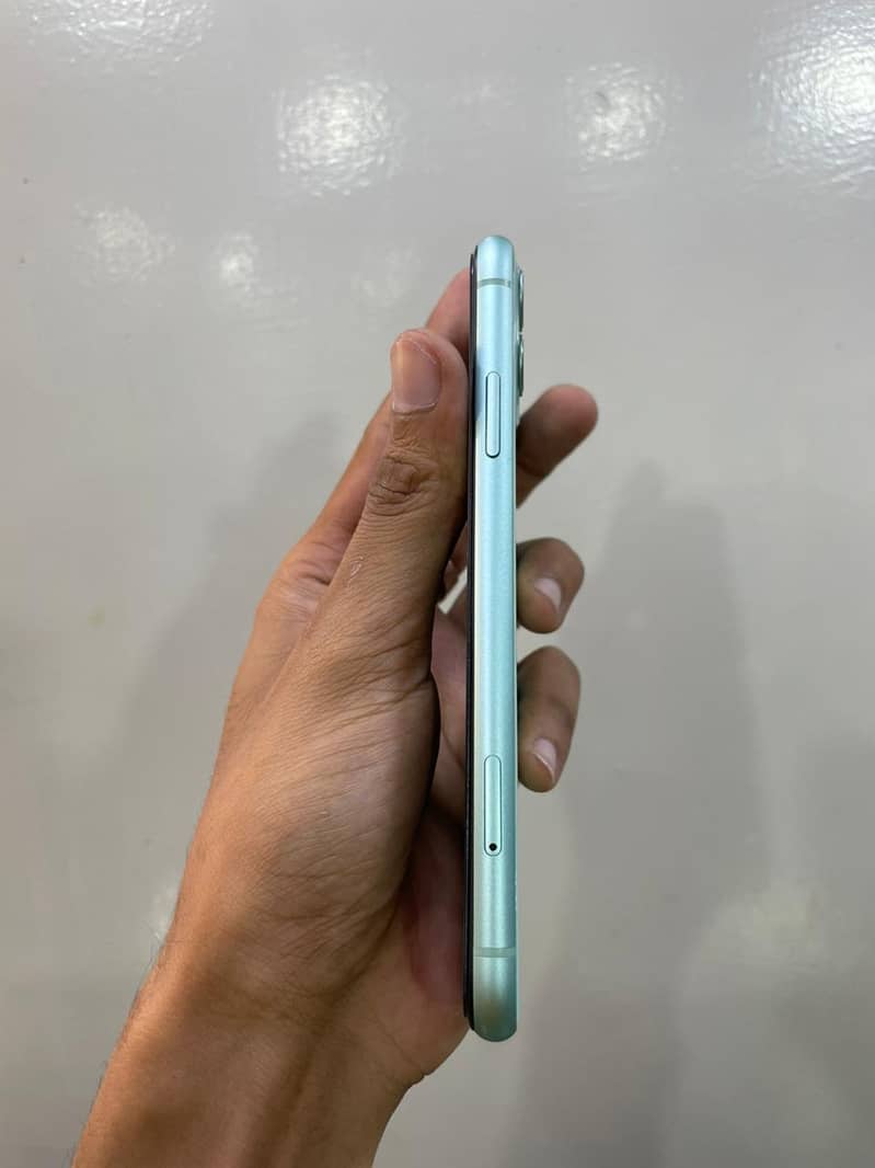 Apple iPhone 11 7