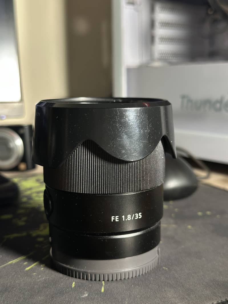 SONY 35mm 1.8 E-Mount 2