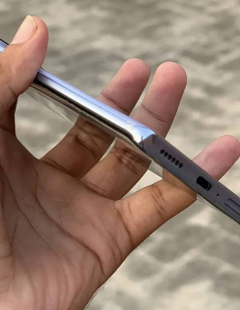 Tecno CAMON 30S 3