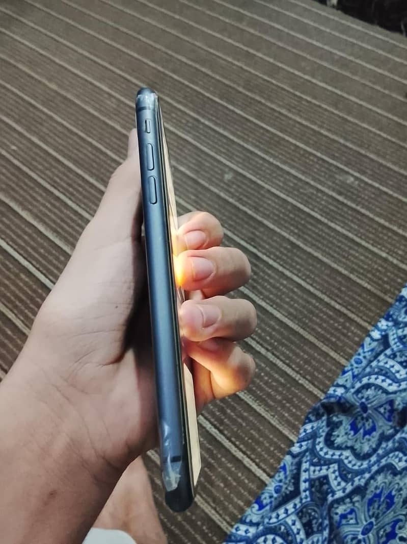 Apple iPhone 11 1