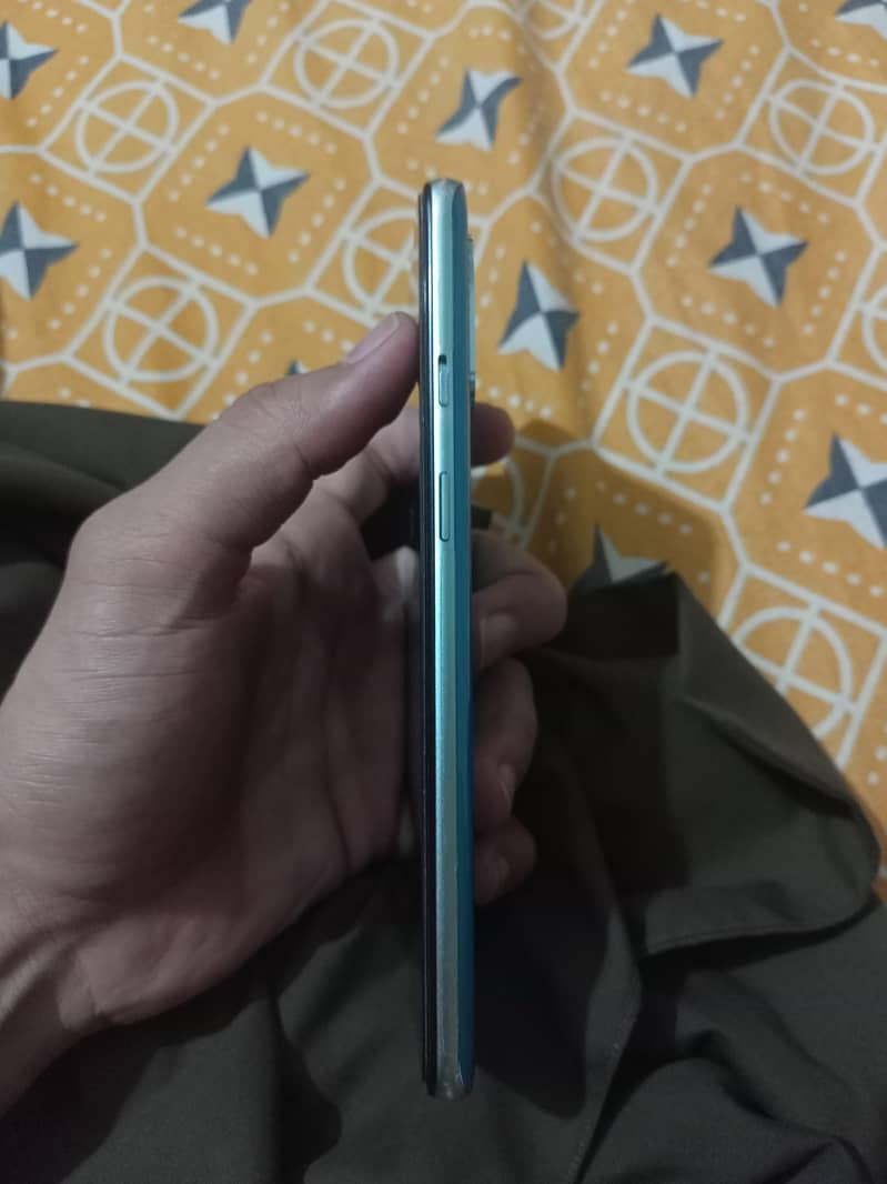 ONE PLUS 8T 1