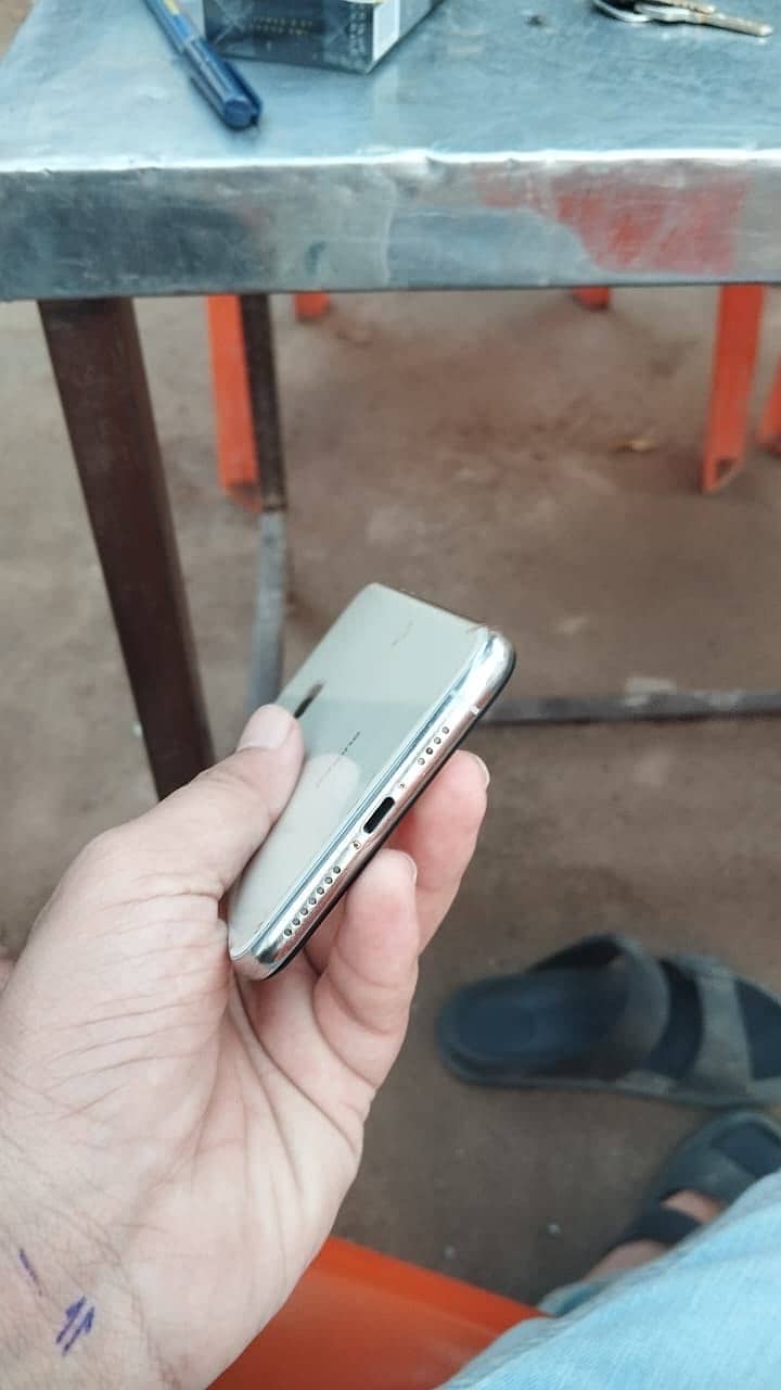 Apple iPhone XS Max 1