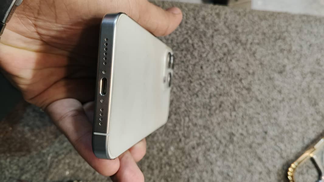 iphone 15 pro max 2