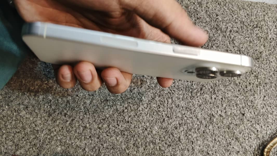 iphone 15 pro max 5