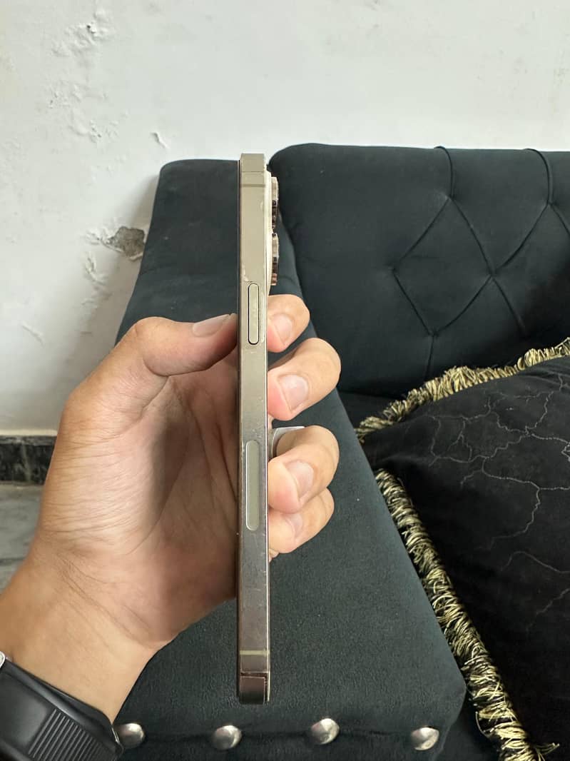 Iphone 14 pro max 1