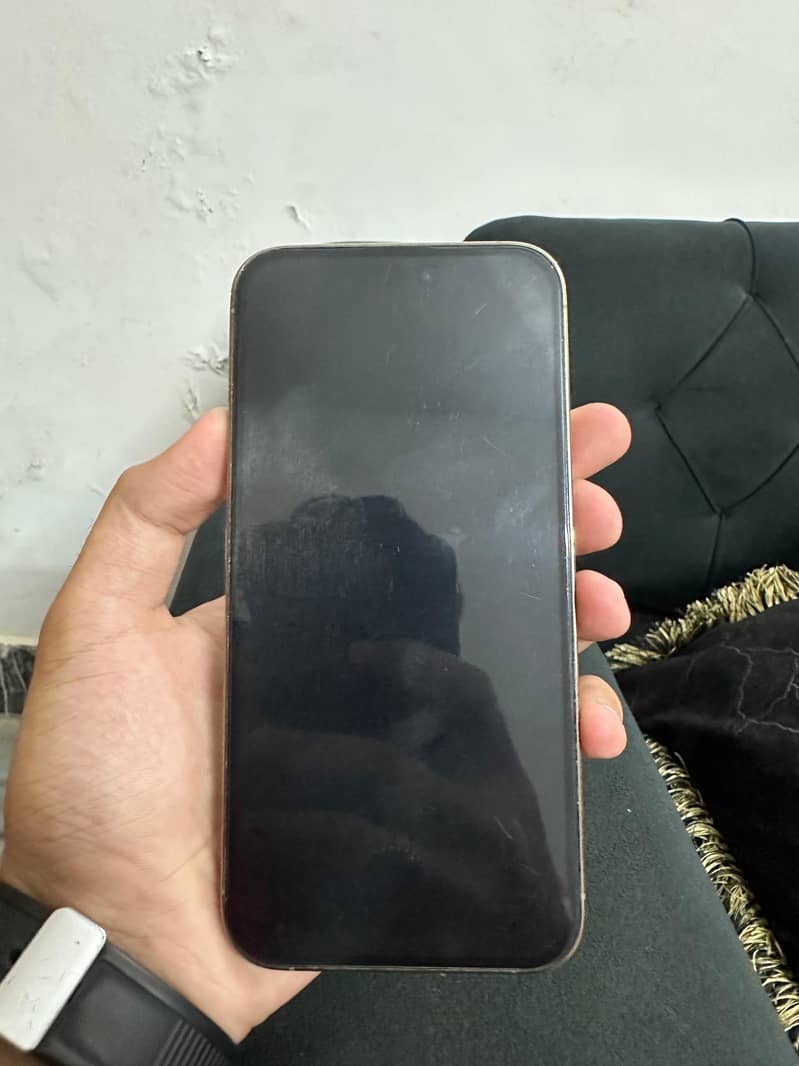 Iphone 14 pro max 3