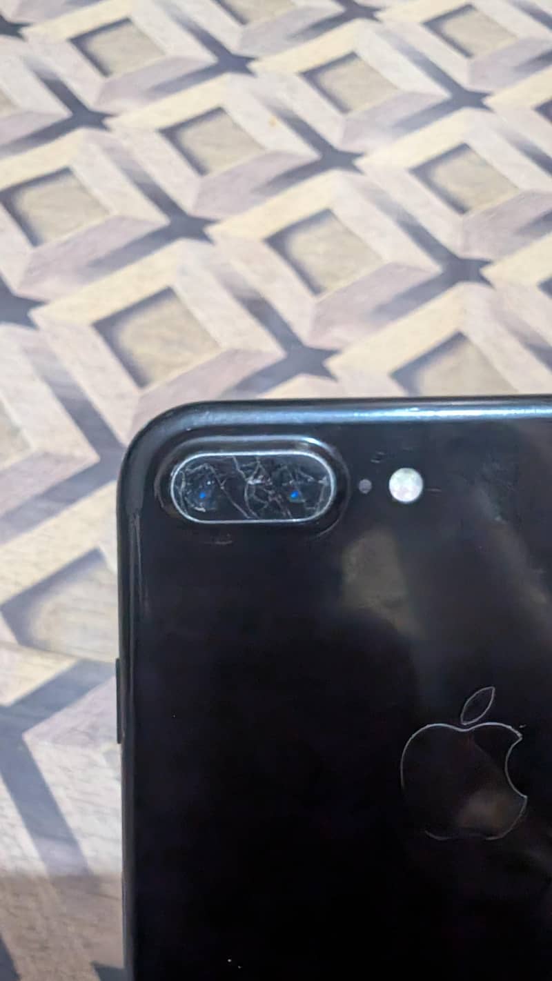 Apple iPhone 7 Plus 1