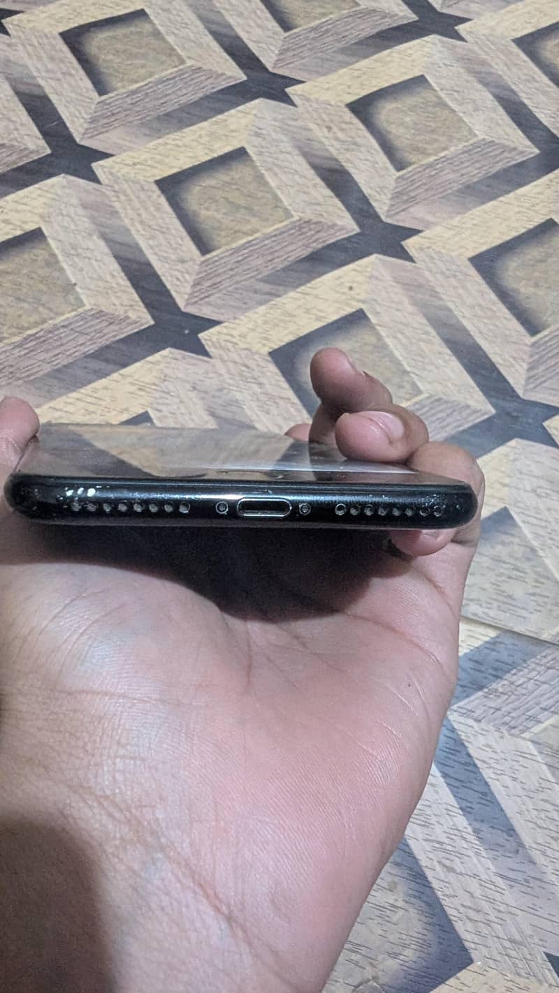 Apple iPhone 7 Plus 6