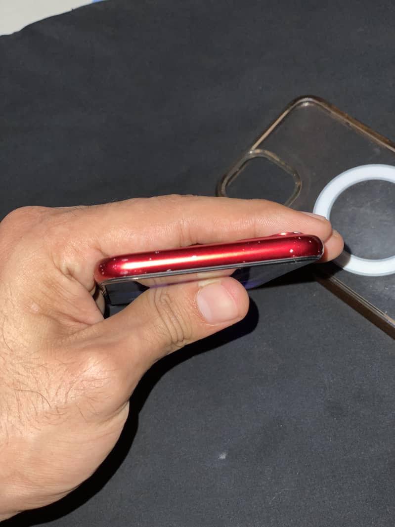 Apple iPhone 11 4