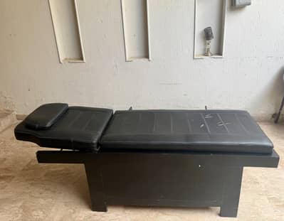 facial bed for salooon