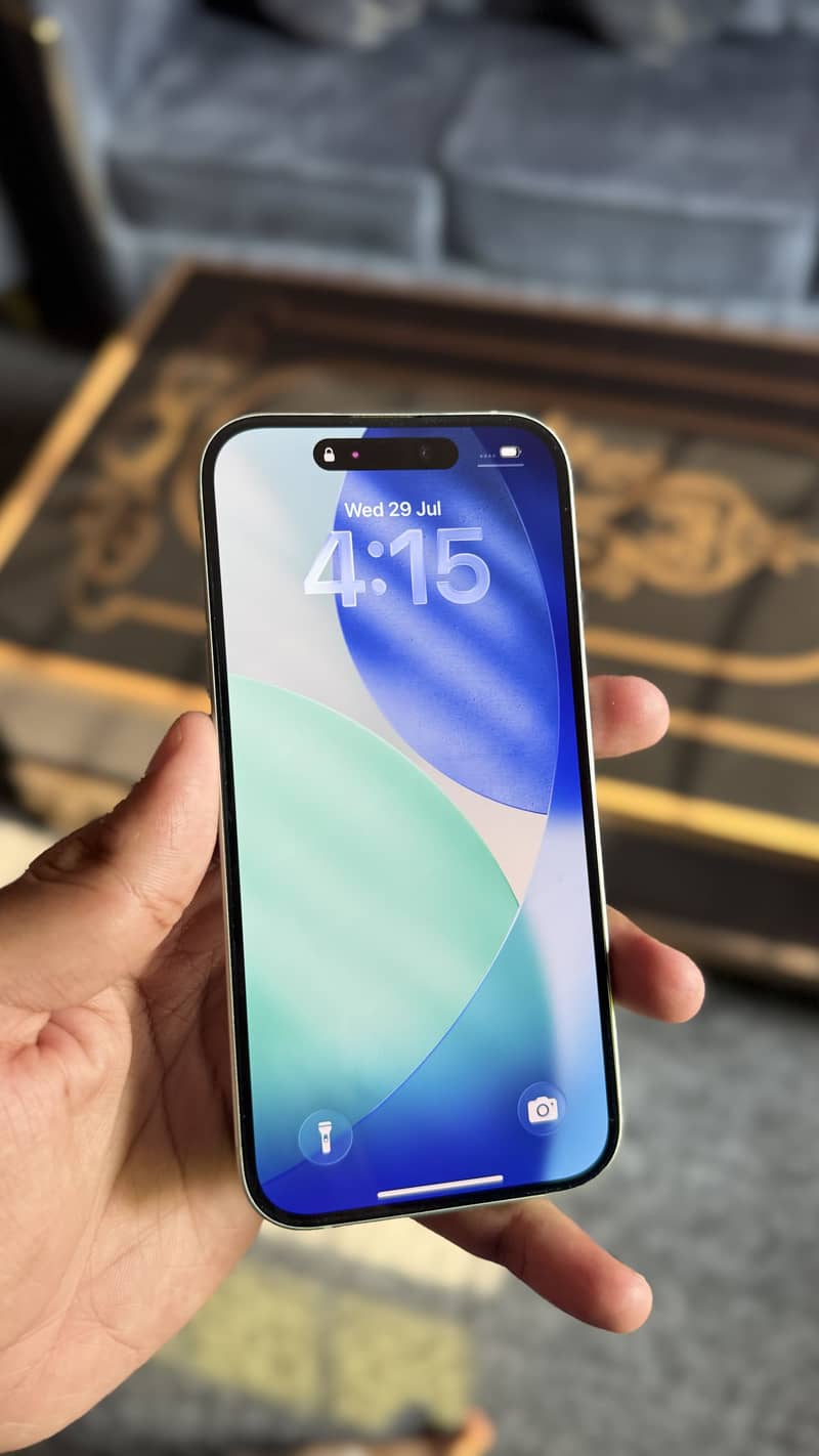Apple iPhone 15 3