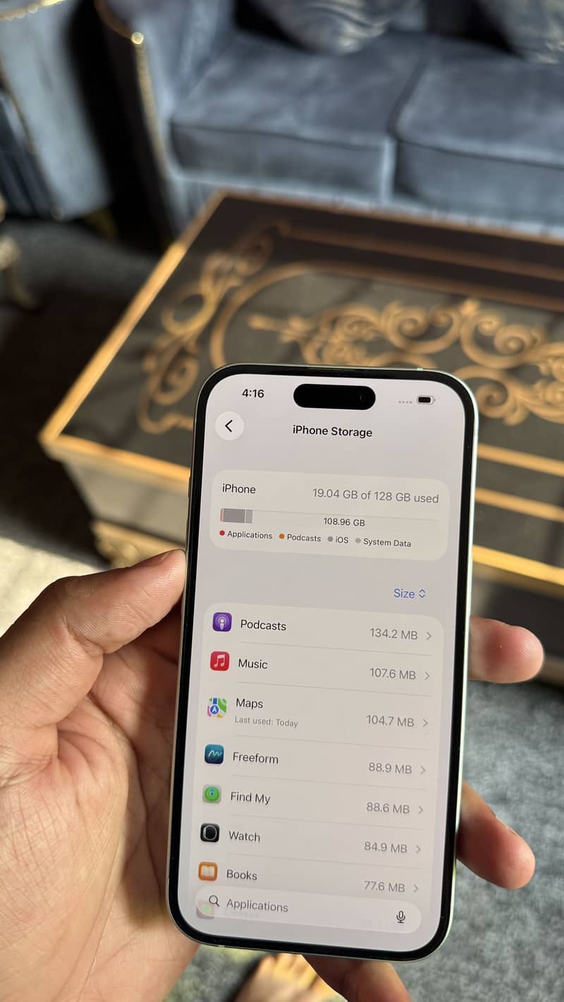 Apple iPhone 15 4