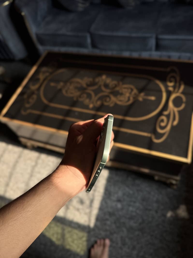 Apple iPhone 15 6