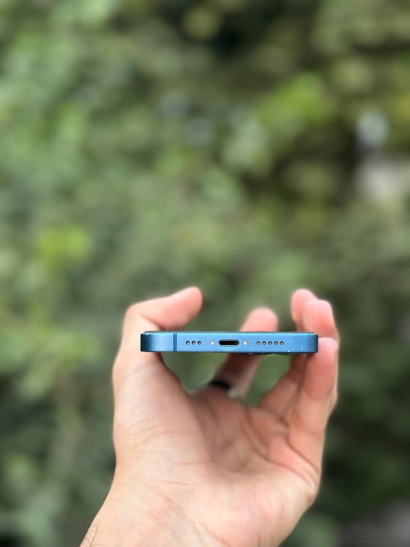 Apple iPhone 13 4