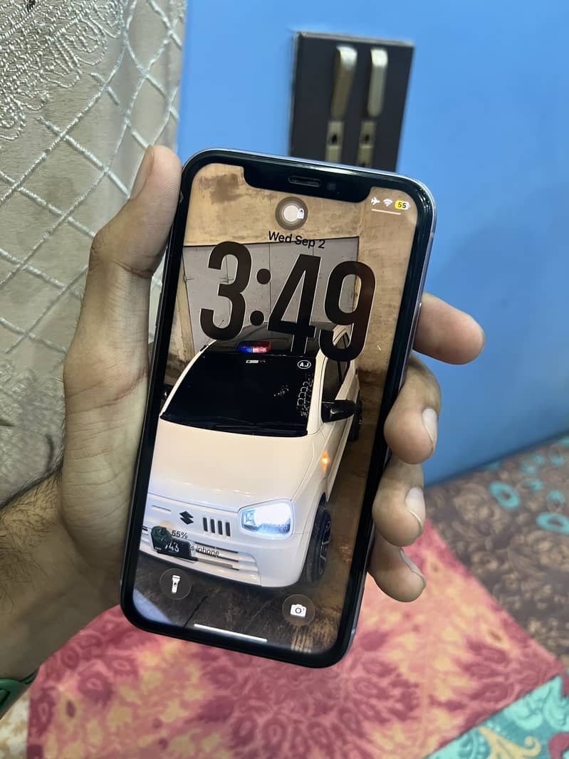Apple iPhone 11 3