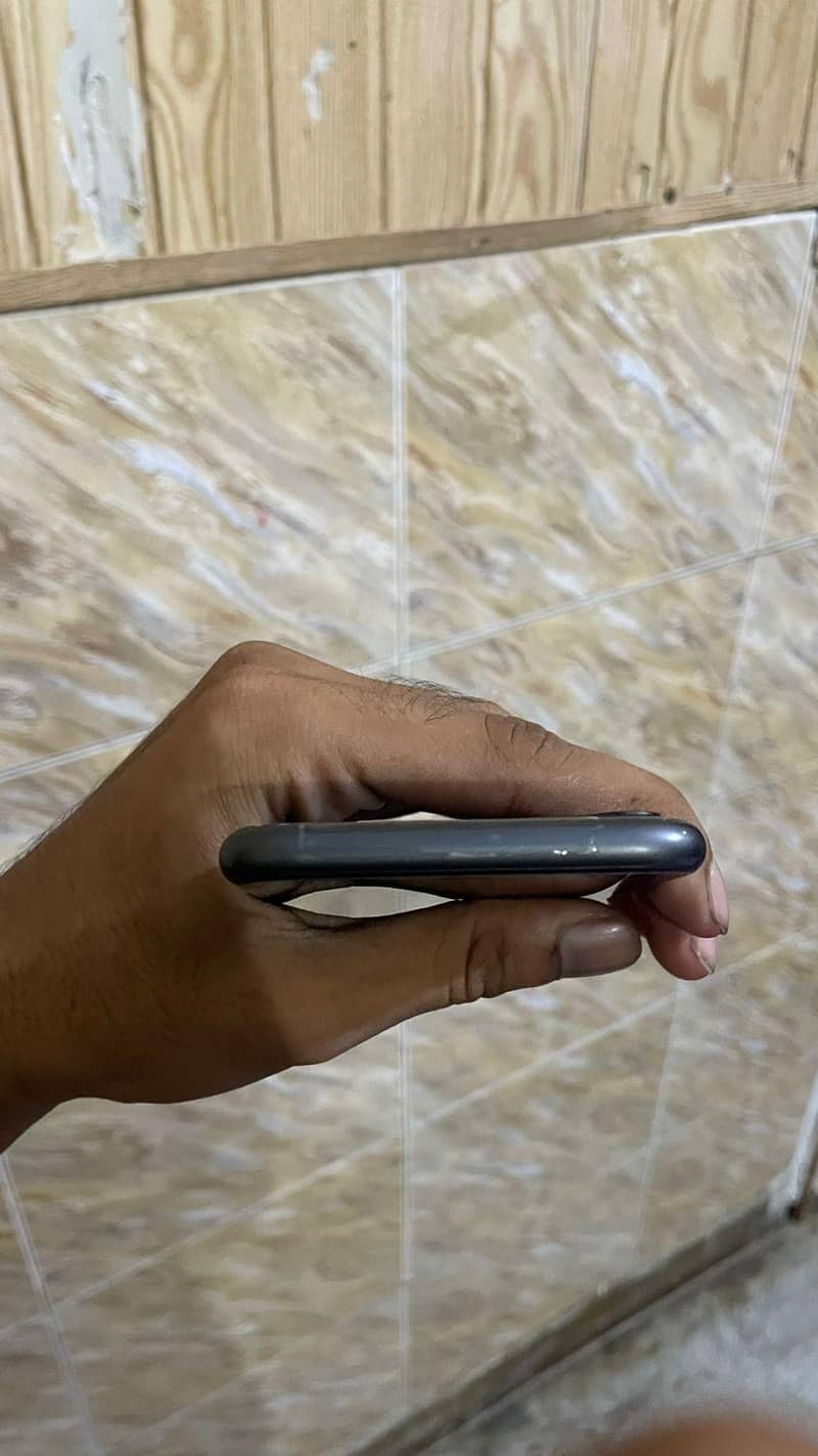 Apple iPhone 11 2