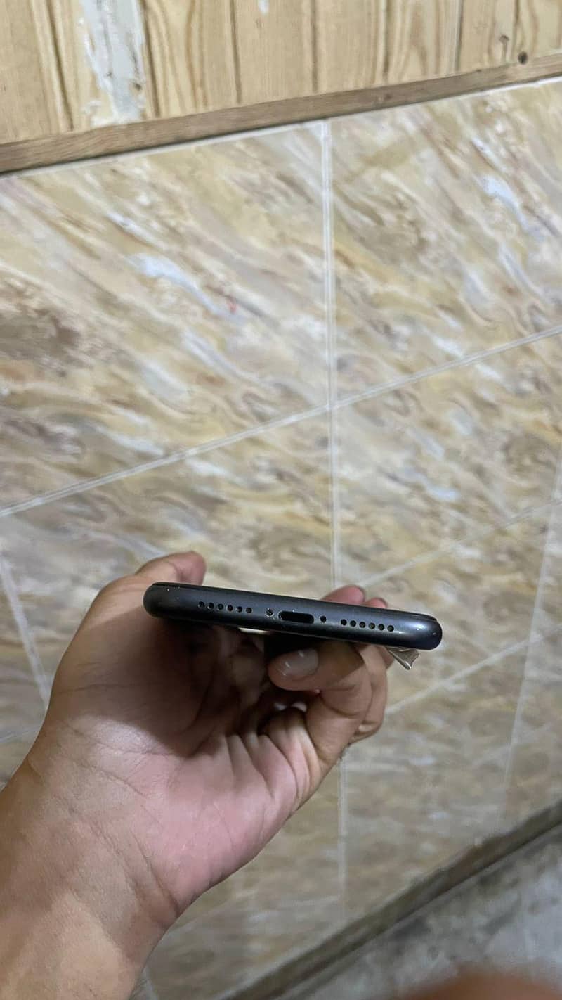 Apple iPhone 11 5