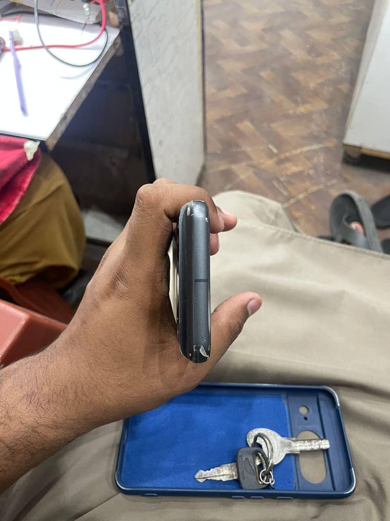 GOOGLE PIXEL 8 1