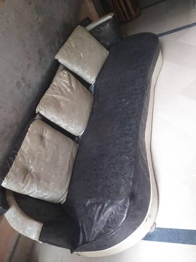 SOFA SET FOR SALE  EXCHANGE POSSIBLE  MOBILE, LAPTOP And LED