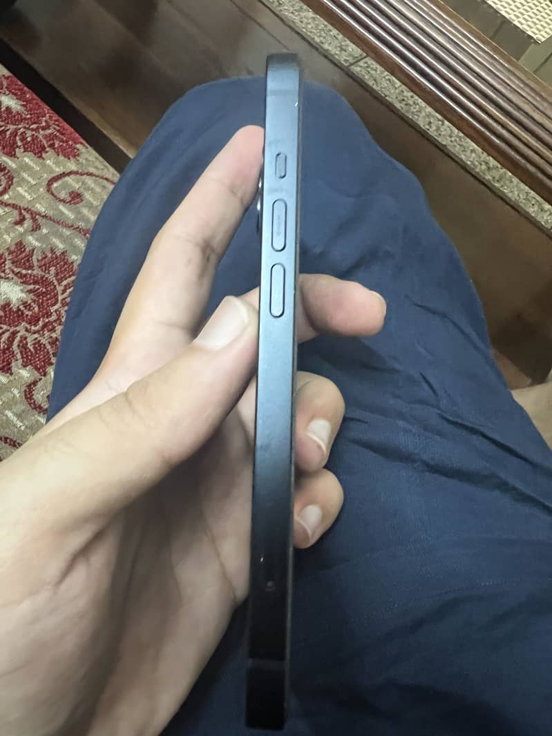 iphone 13 10/10 condition 1