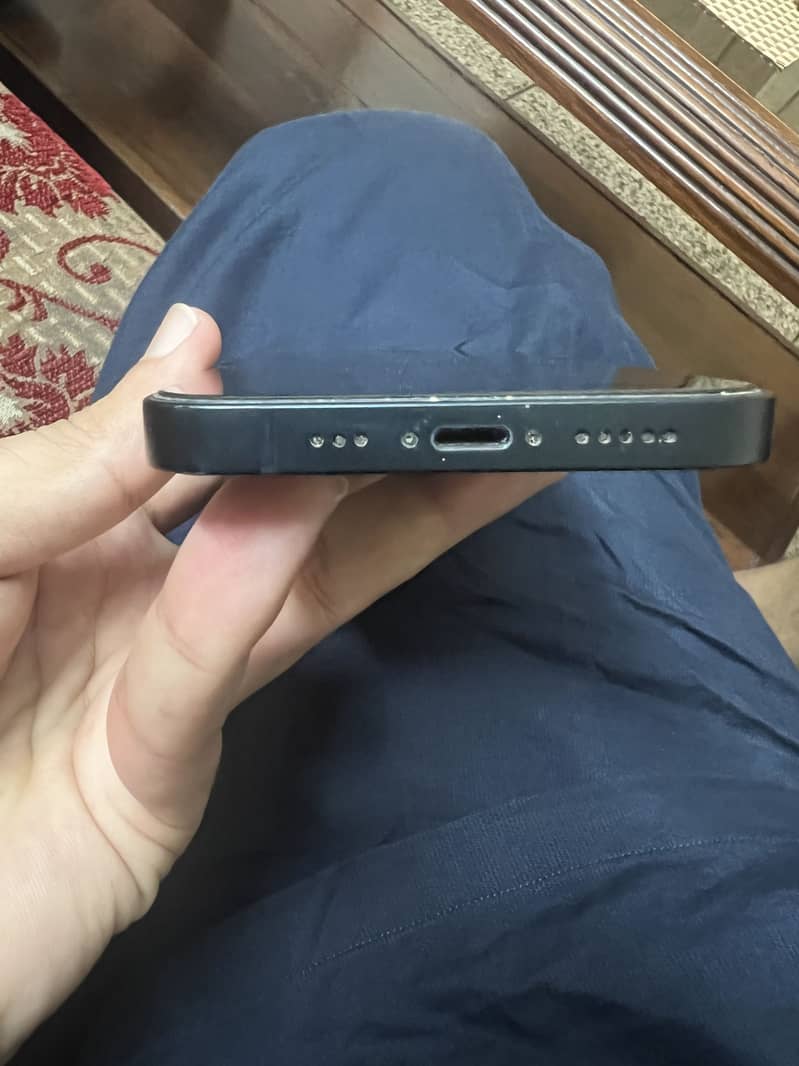 iphone 13 10/10 condition 3